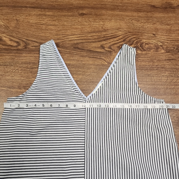 Vineyard Vines Striped V Neck Top With Sash Belt Size Large - Picture 3 of 8